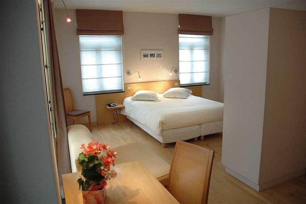 Hotel Au Repos Des Chasseurs Auderghem Bagian luar foto